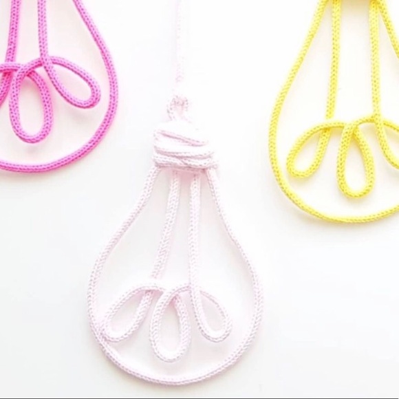 Knitted wire light bulb - Picture 1 of 2